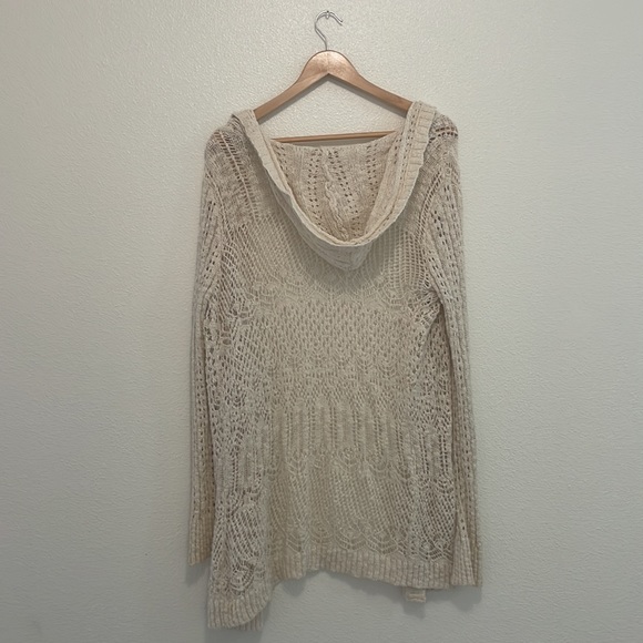 Soft classy woven sweater with hood😍 - Picture 9 of 9